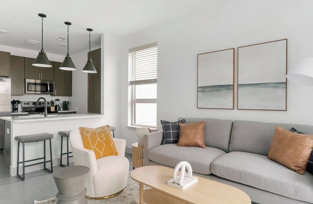 Landing | Chic 1BD, Gym, Clubhouse