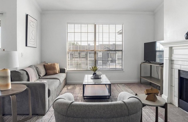Landing | Chic 1BD, Gym, Pool