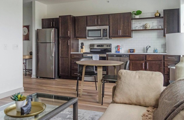 Landing | Chic 1BD, Pool, Gym