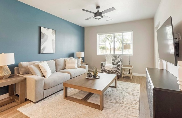 Landing | Chic 2BD, Clubhouse