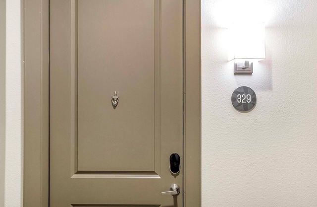 Landing | Chic 2BD, Clubhouse, Game Room