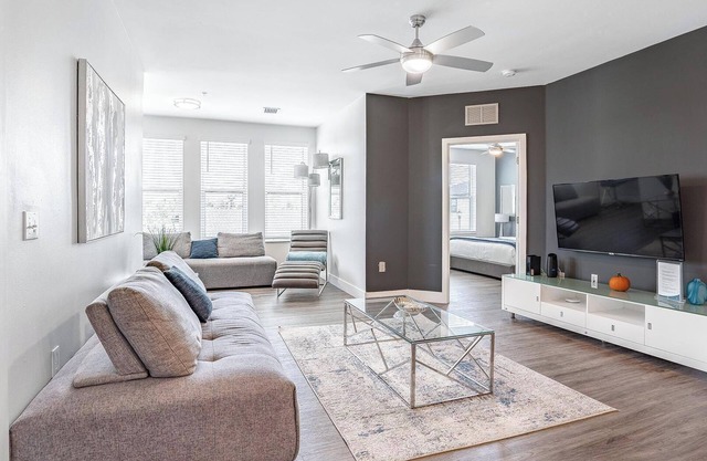 Landing | Chic 2BD, Gym, Clubhouse