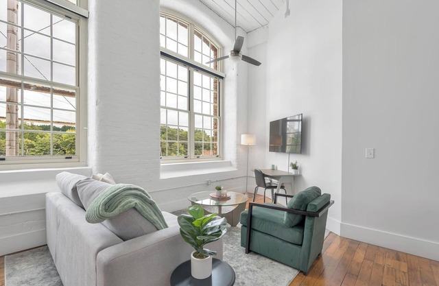 Landing | Chic 2BD, Gym, Yoga Studio