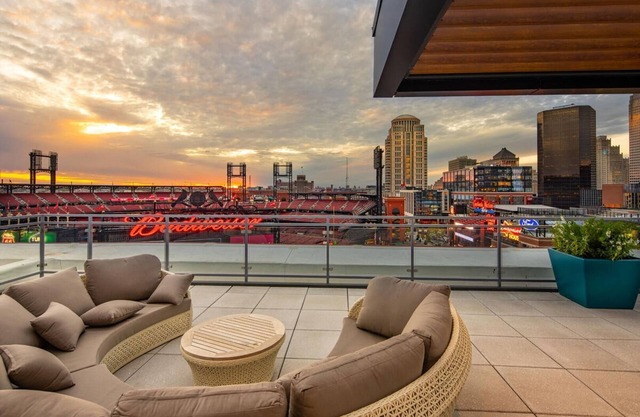 Landing | Incredible 1BD, Rooftop Lounge