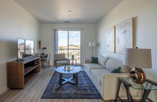 Landing | Incredible 2BD, Pool, Gym