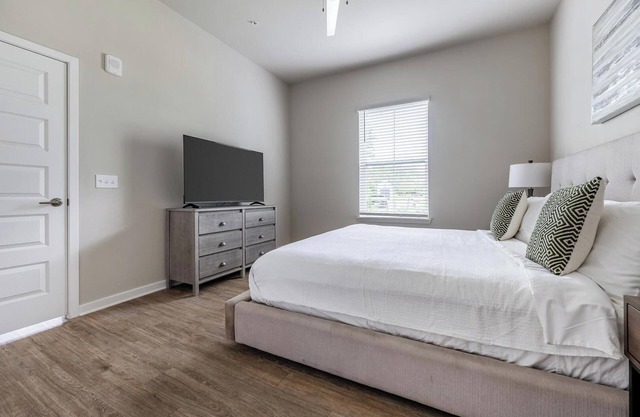 Landing | Incredible Studio, Pool, Clubhouse