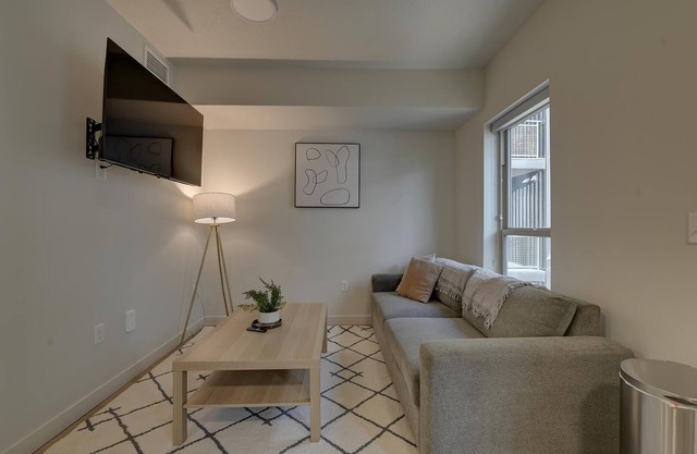 Landing | Spectacular 1BD, Courtyard, Clubhouse