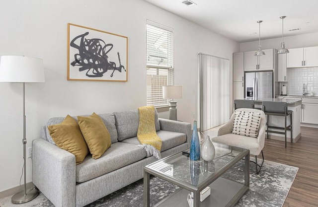 Landing | Stunning 1BD, Pool, Gym