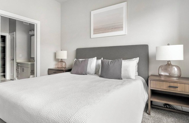 Landing | Stunning 1BD, Clubhouse, Gym