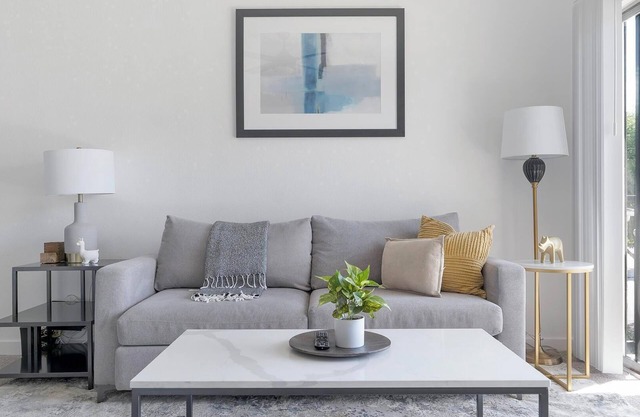 Landing | Stylish 1BD, Pool, Gym