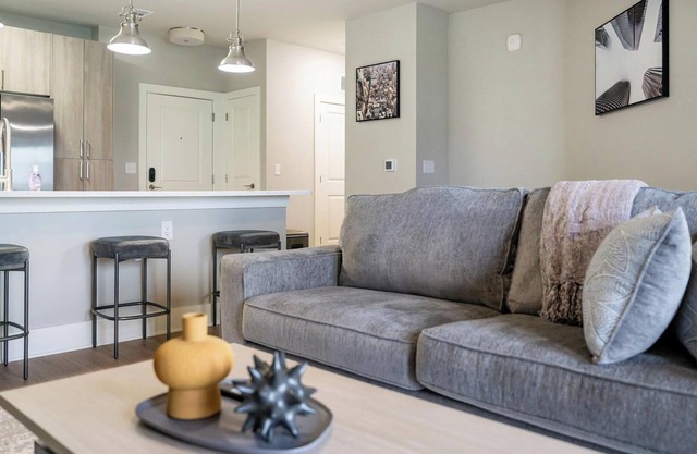 Landing | Stylish 1BD, Gym, Clubhouse
