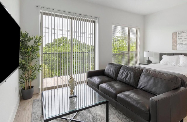 Landing | Stylish 2BD in Denton