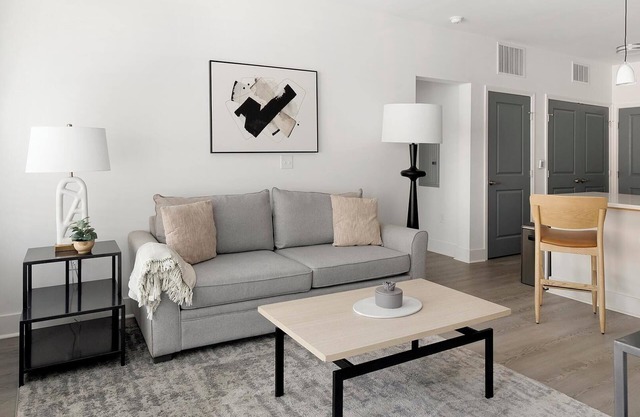 Landing | Stylish 2BD, Gym, Clubhouse