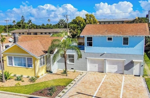 "Large 1bd/1ba recently renovated beauty!"