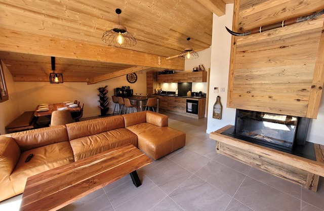 Large 4-bedroom apartment in Les Gets, near slopes