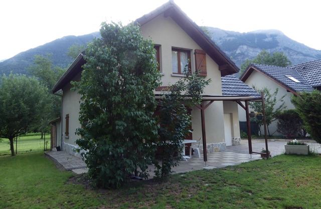 large 5 bedroom chalet with garden