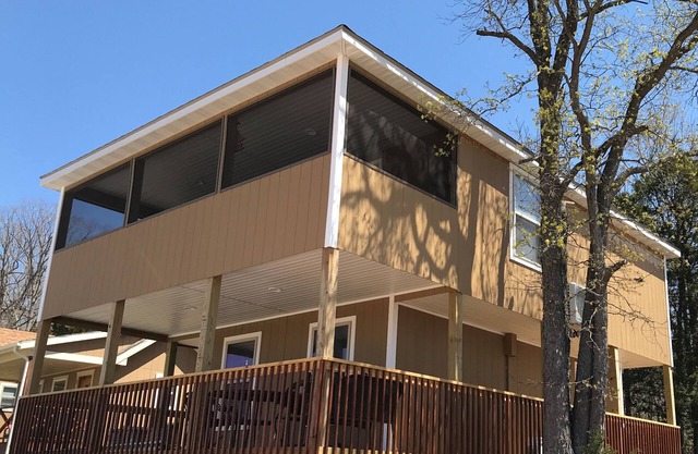 Large Beautiful Cabin Sleeps 12
