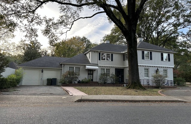 Large Charming Midtown 4000 f²,5 BR,8 beds,3.5 bath sleeps 14