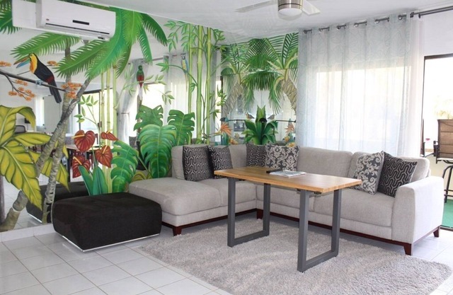 Large condo w/2 suites, 60ft terrace, grill, 1blk to beach/2 blk to downtown