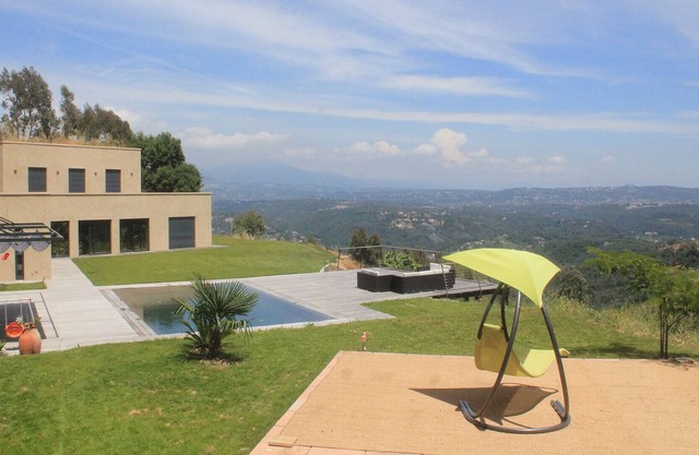 Large Contemporary Villa with Pool CANNES South of France