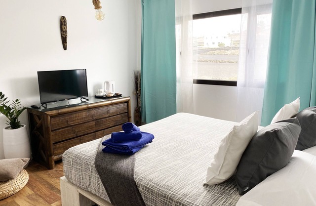 Large double bedroom with bathroom