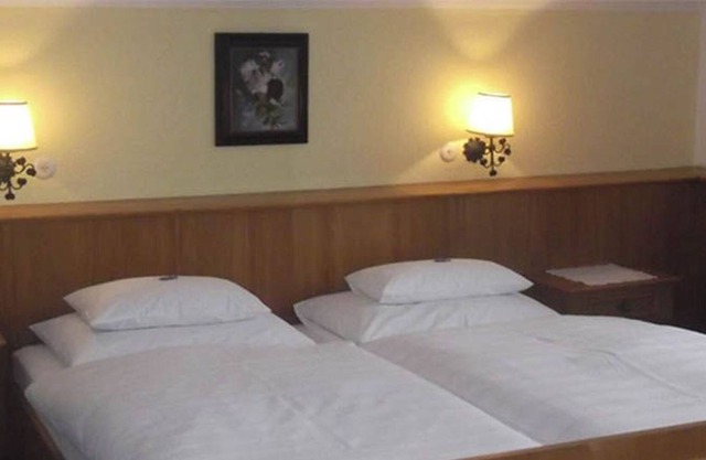 large double room No. 20 with balcony - Hotel Garni Stabauer