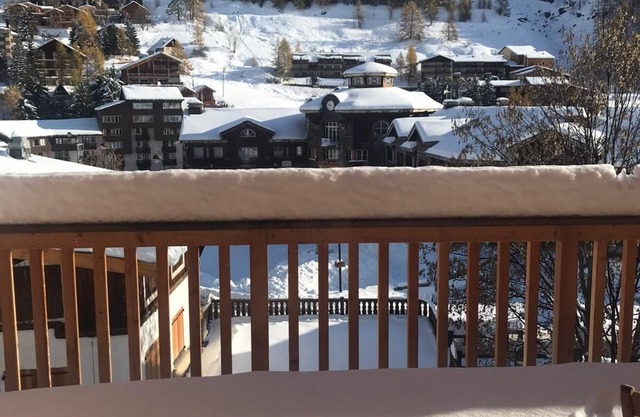 LARGE DUPLEX with fireplace, ideal Family-CENTER STATION, skis with the feet :)