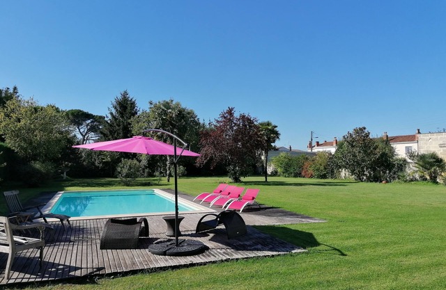 Large family house in Libourne with beautiful garden and swimming pool