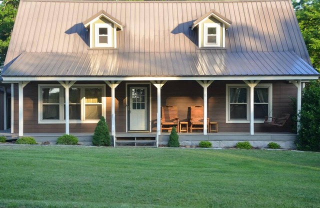 Large Family Style Cabin, that sleeps up to 10.