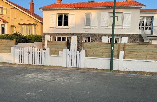 Large holiday home in Fromentine