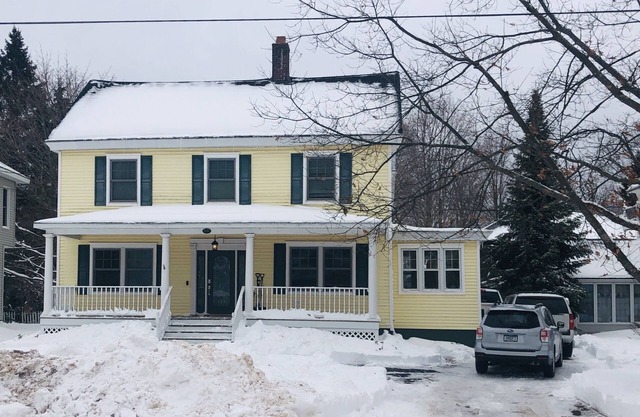Large home walking distance to town and trails. 10 minutes to ski resorts.