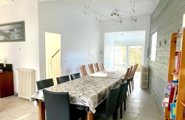 Large house, 100 m from the beaches and the port, ETEL center, close to all shops
