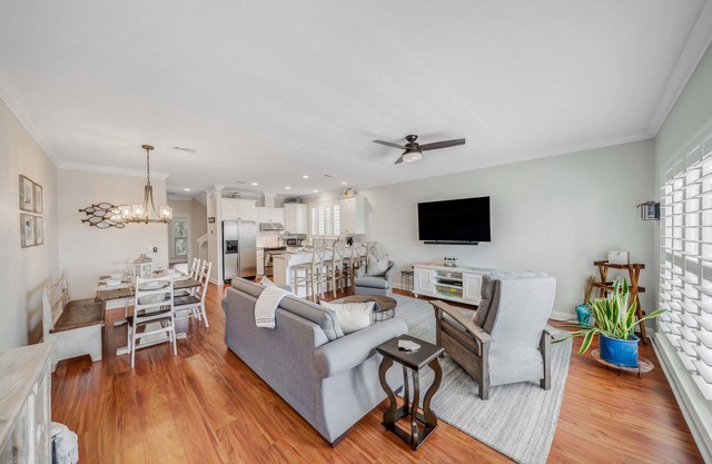 Large Laguna Beach Home Steps from Beach w/Ground Floor Suite, FREE Golf+Tix