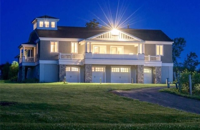 Large Lakefront Vineyard Home with Hot Tub