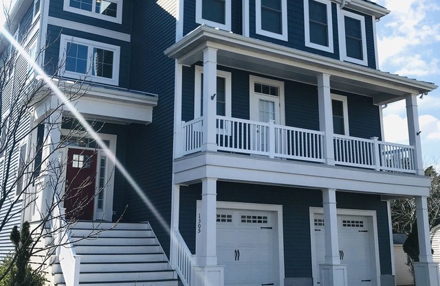 Large Lewes Beach rental; one block from bay! Perfect for family vacations!