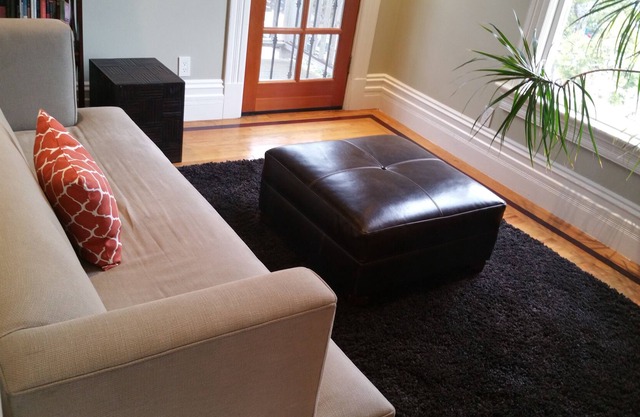 Large & Lovely 4 Bedroom/2 Bath Townhouse In Oakland