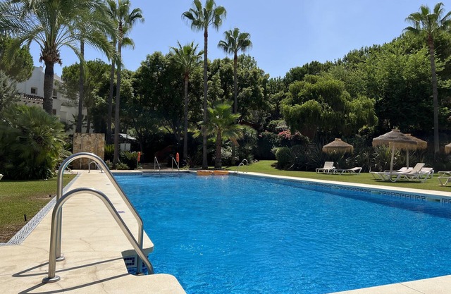 Large Luxury Apartment La Quinta Golf in tranquil garden & large pool FREE WIFI