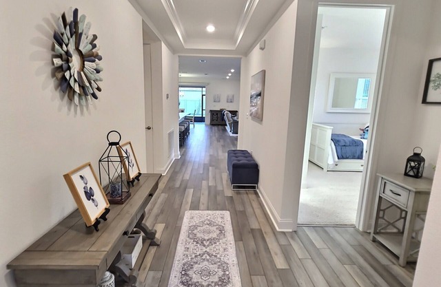 LARGE Luxury Home in Palm Coast: 3 bathrooms + 86" TV + Office