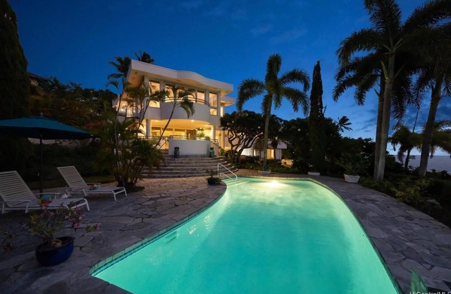 Large Luxury Home w/pool and Ocean Views. Special discounted rate March 2025