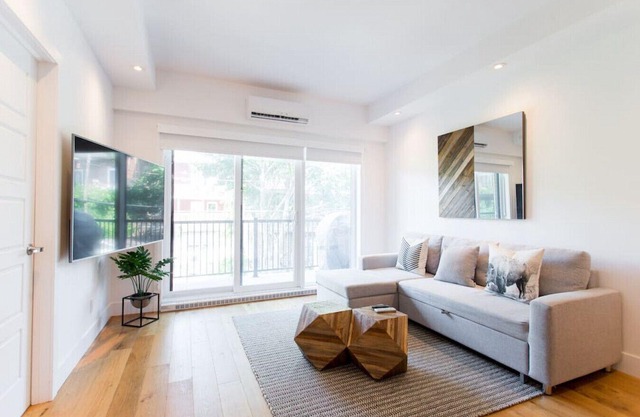 Large modern 2 bedroom condo in Little Italy plus garage