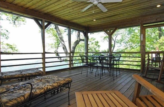Large Mountain Home with Fantastic Views, Caesars Head near Brevard (watch video