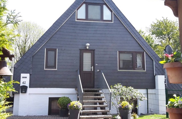Large Nurda house directly on the Wittensee with stove and private garden. Rowing boat