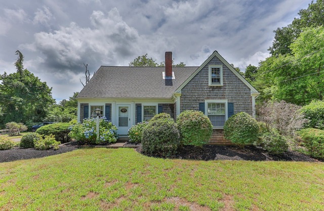 Large open home close to Mayflower/Bayview beach