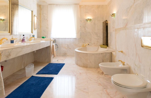 Large Penthouse Apartment in a Luxury Villa with Pool ans Sea View