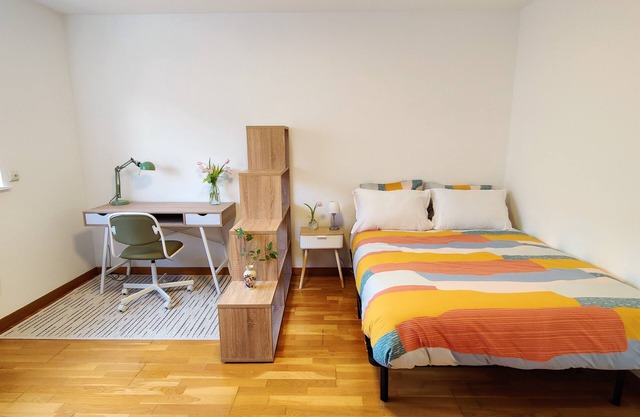 Large secure studio in quiet hypercentre 3mins from station