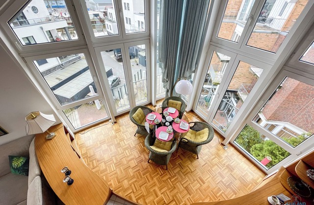 Large two-level apartment with first-class harbor view