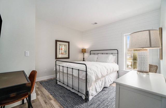 Largest Upstairs unit at the Dala House (sleeps 4)