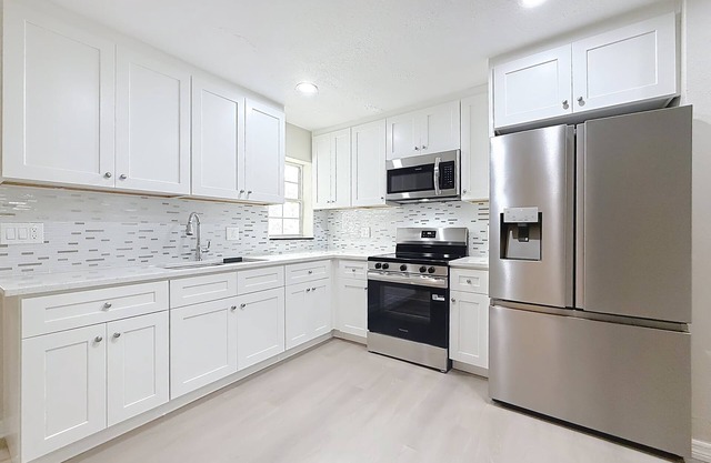 Largo 7BR 4BA Sunny Shores Getaway