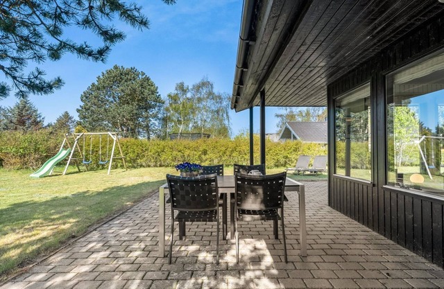 "Lars" - 250m from the sea by Interhome