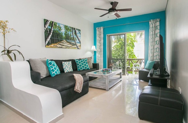 Las Palmas In Alizes - Modern 1 Bedroom By the Beach with Fast reliable internet